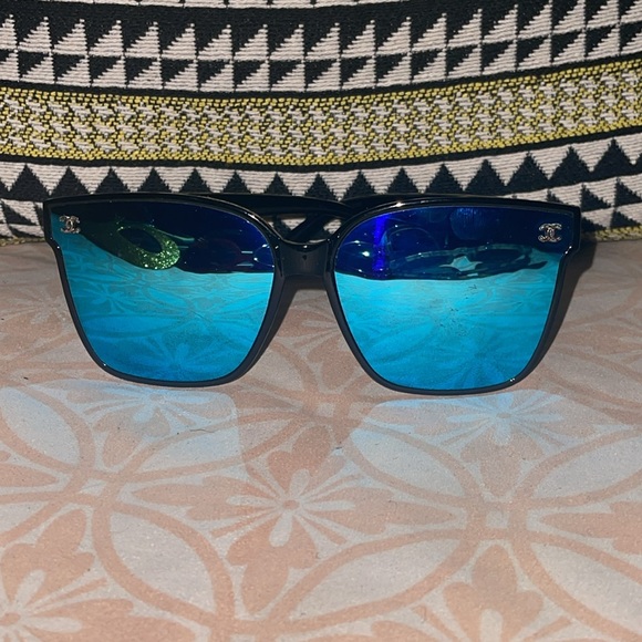 Sunglasses - Picture 6 of 6